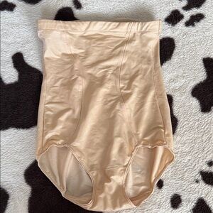 High-Waisted Shapewear Briefs - Cream